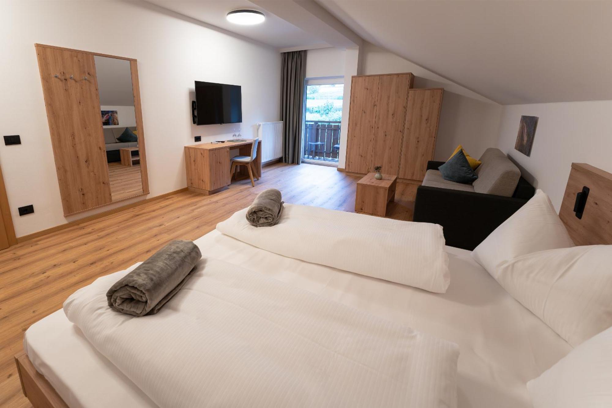 Self Service Hotel Schnalser Hof Naturns Camera foto
