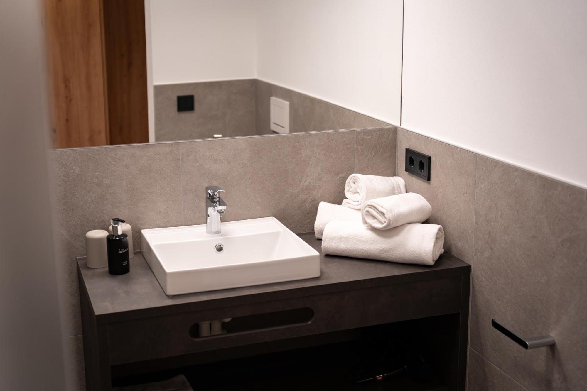 Self Service Hotel Schnalser Hof Naturns Esterno foto