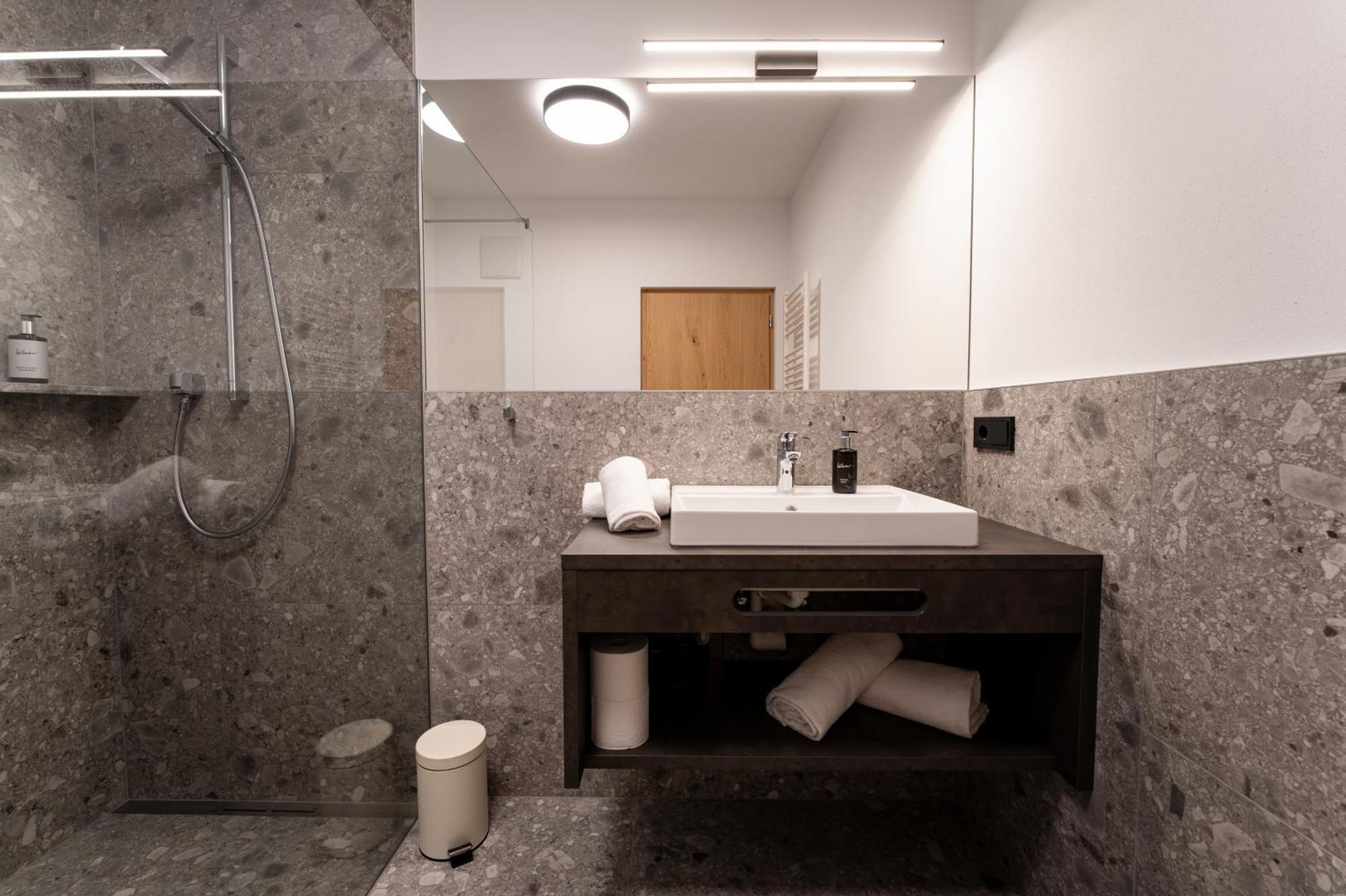 Self Service Hotel Schnalser Hof Naturns Esterno foto