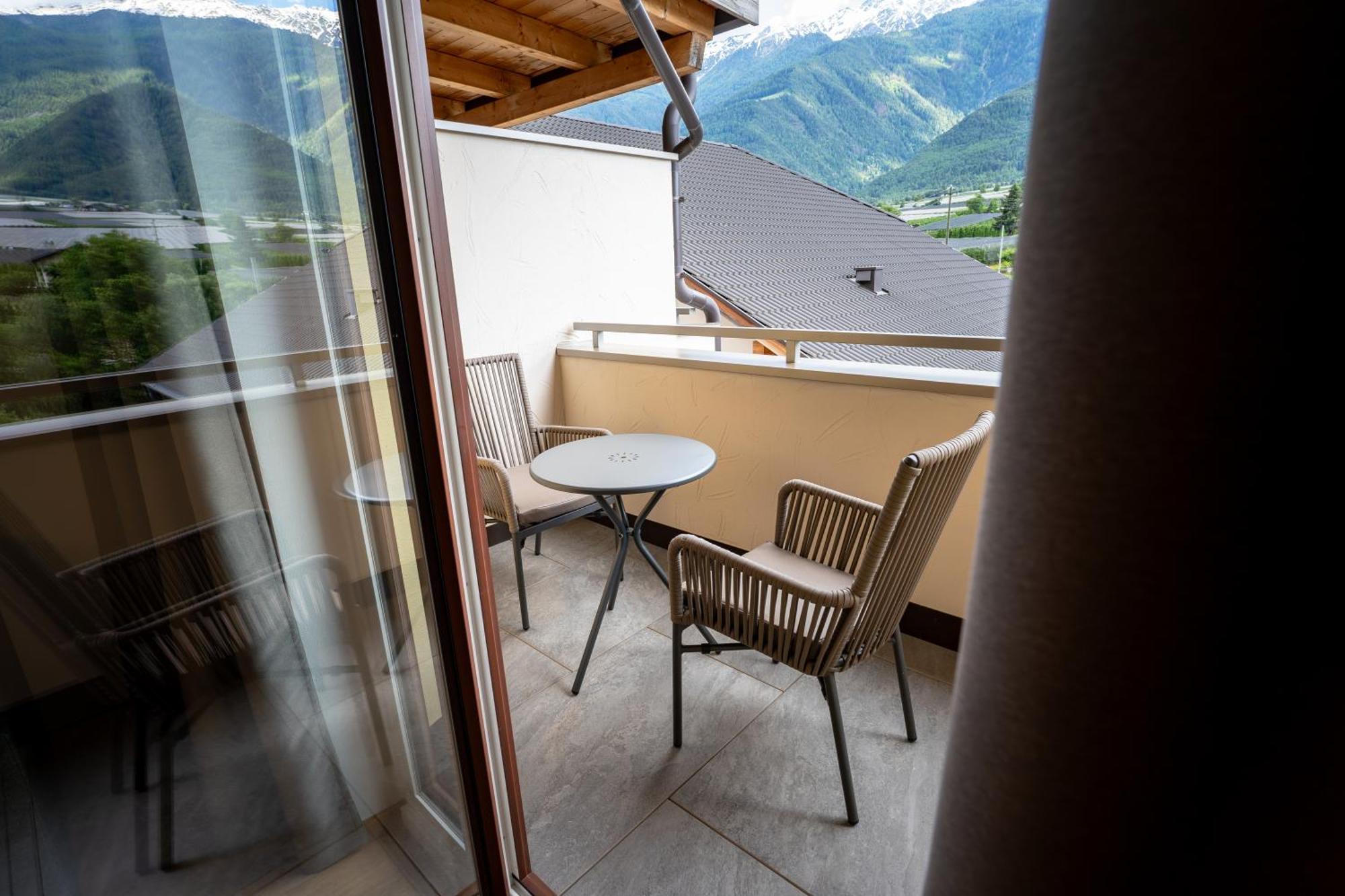 Self Service Hotel Schnalser Hof Naturns Esterno foto