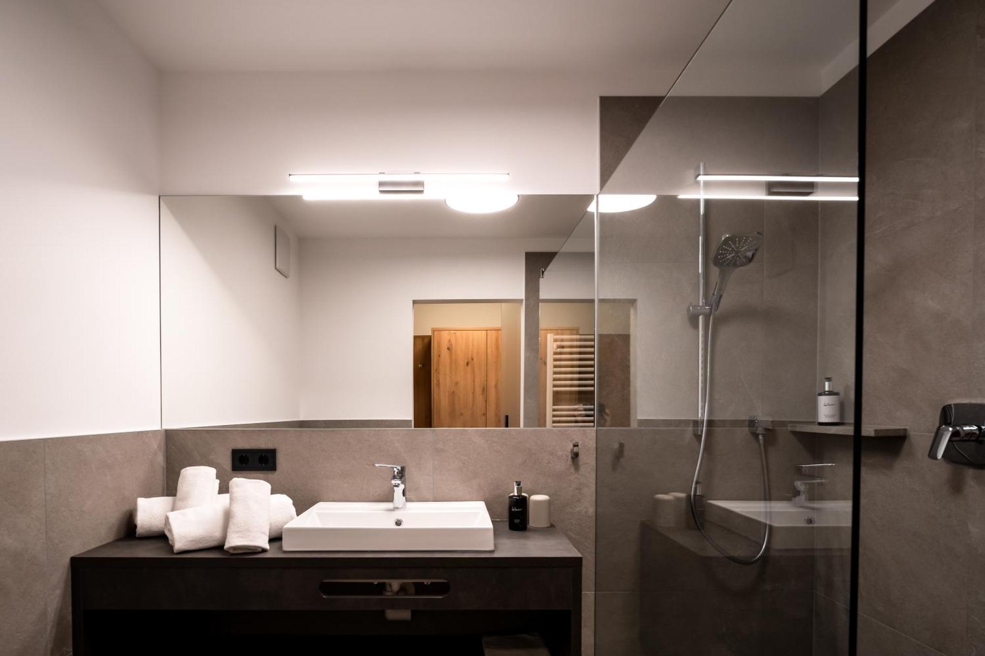 Self Service Hotel Schnalser Hof Naturns Esterno foto