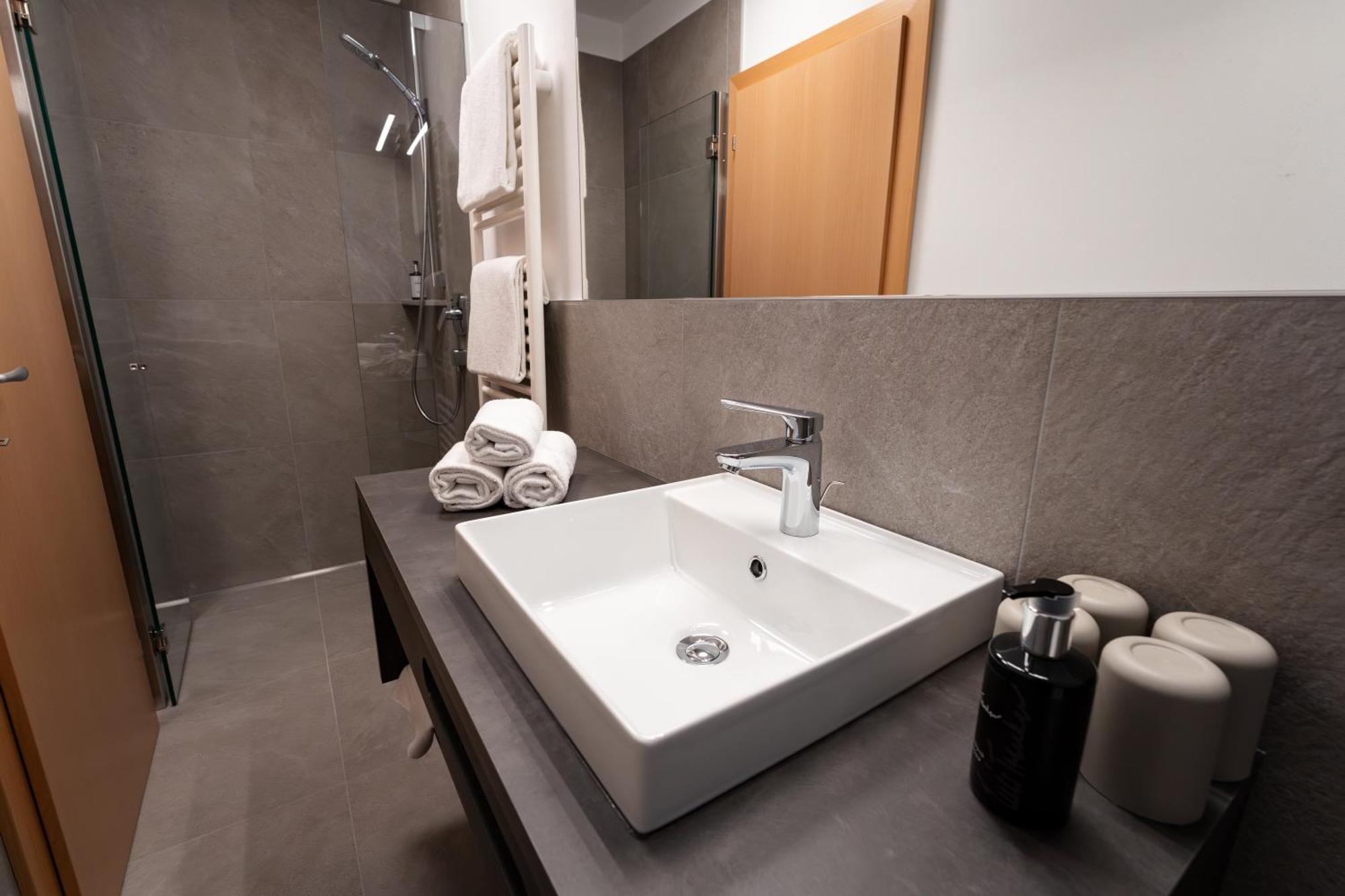 Self Service Hotel Schnalser Hof Naturns Esterno foto